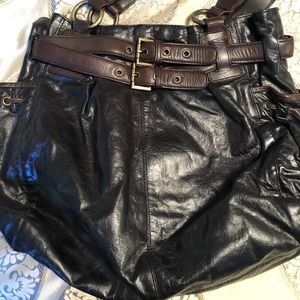 NINO BOSSI Black leather shoulder bag, used.